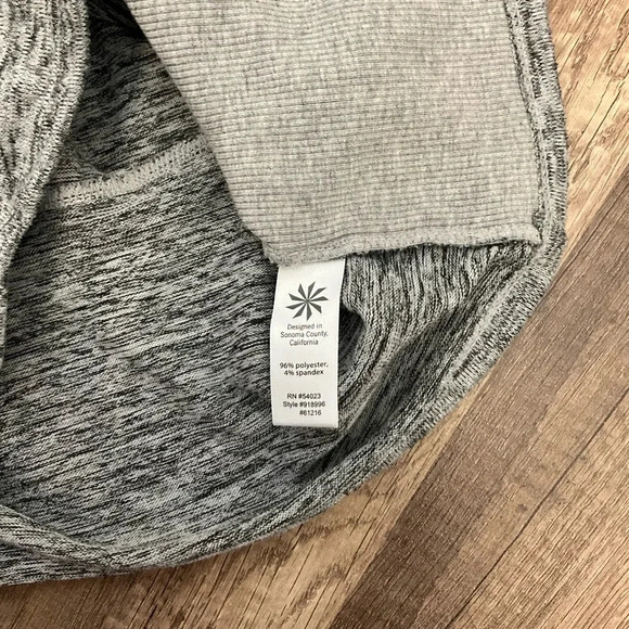 Athleta Batwing & Robin Gray Cowl Neck Sweater Sweatshirt Pullover Kangaroo XS - Picture 9 of 10